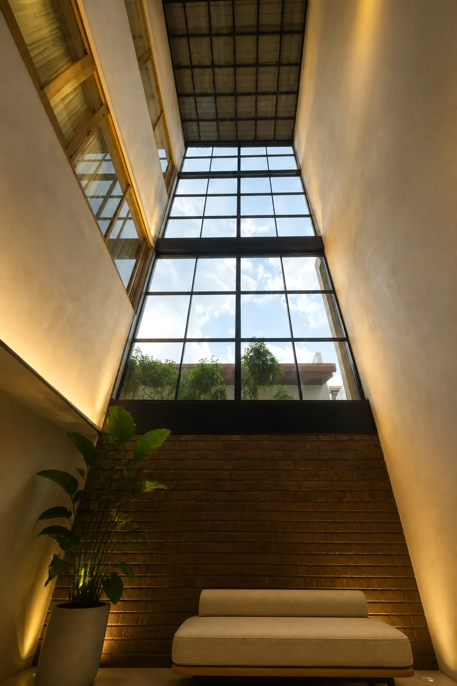 The Pittugala building: lounge, light well, Wimukthi Road